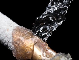 thaw-frozen-pipe-prevent-water-damage